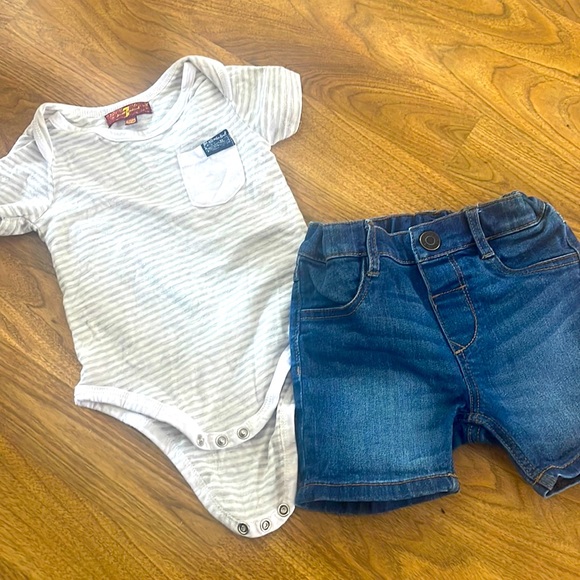 6-9MONTHS FOR ALL MANKIND ONSIE PLUS 6-9mont jean shorts - Picture 1 of 4